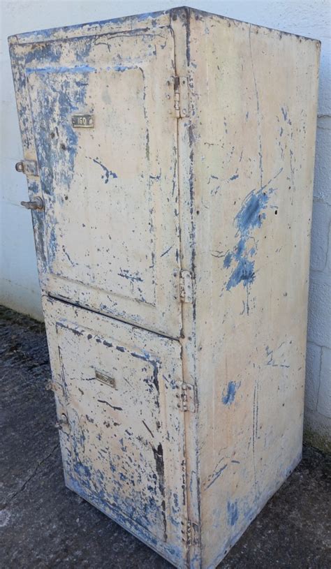 Antique & Reclaimed listings Vintage galvanized steel lockers.- SalvoWEB UK