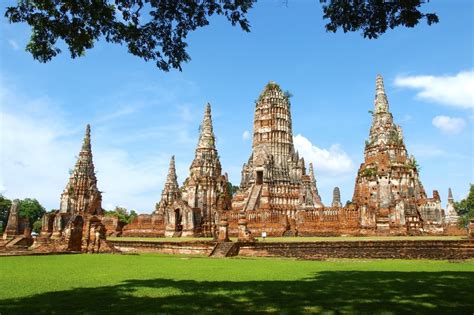 Amazing Ayutthaya Historical Park Local Tour, Daytrips, Sightseeing Packages | Easybook®