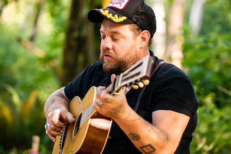 Nathaniel Rateliff Plays "And It's Still Alright" at the Pendarvis Farm « American Songwriter