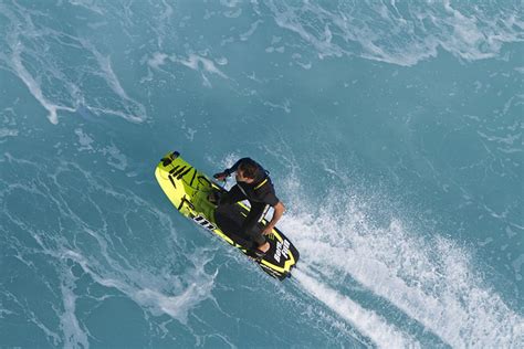 JetSurf motorized surf board is hitting the marine powersports world ...