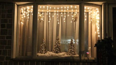 Best Window Lights Decoration Ideas for Christmas