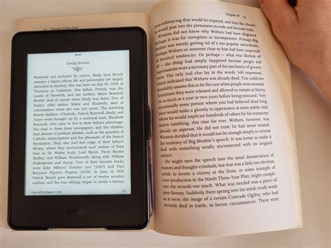 Kindle Paperwhite 5 review & Paperwhite 3 visual comparison | Jake Lee