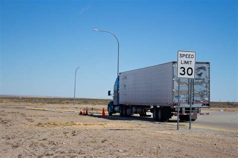 How Much Weight Can A 53 ft Trailer Haul - Truck Report Geeks