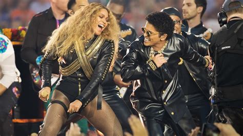 Beyoncé & Bruno Mars Crash the Pepsi Super Bowl 50 Halftime Show | NFL - YouTube Music