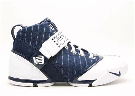 ZOOM LEBRON 5 "YANKEES" | Pink nike shoes, Sneakers fashion, Tenis shoes