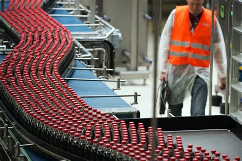 Coca-Cola bottling plant to resume production after three-week strike | Globalnews.ca