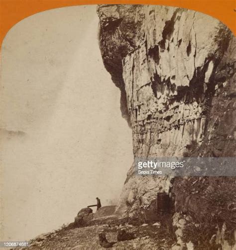 Cave Of The Winds Niagara Photos and Premium High Res Pictures - Getty ...