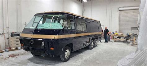 RV Paint Job: 1978 GMC Motorhome Paint Job