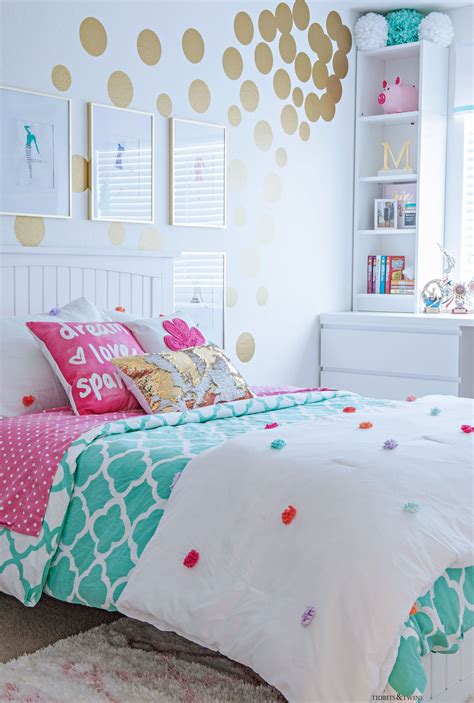 Tween Girl's Bedroom Makeover - REVEAL - TIDBITS&TWINE