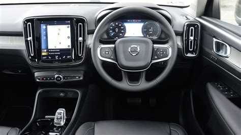 Volvo XC40 Recharge hybrid interior, dashboard & comfort | DrivingElectric