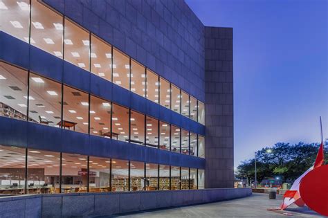 Houston Public Library, 2021 : r/ArchitecturePorn