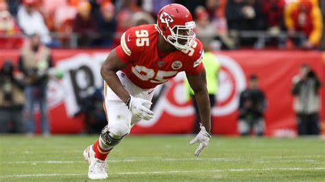 Kansas City Chiefs place DT Chris Jones on reserve/COVID-19 list - ESPN