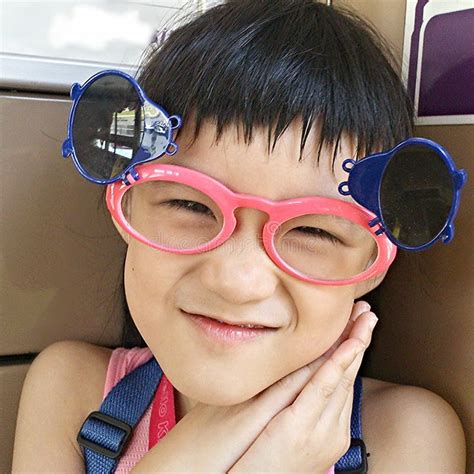 Smiley Funny Girl Wearing Sunglasses Stock Image - Image of clear, lens: 44026557