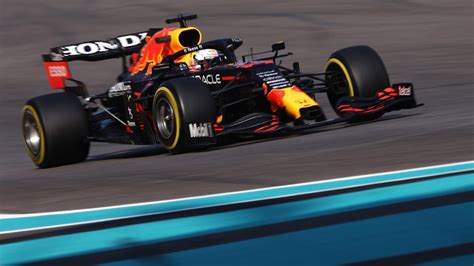 Abu Dhabi Grand Prix 2021 - Lewis Hamilton fastest in FP3, Max ...