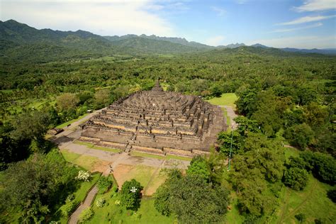 Borobudur - Taman Wisata Candi