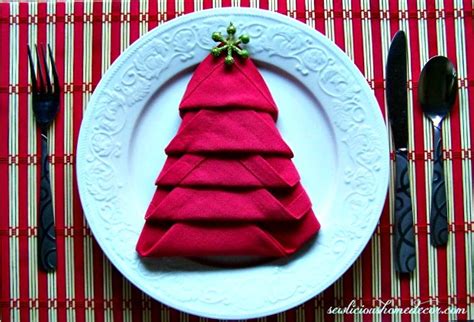 Christmas Tree Napkin | Fun Family Crafts