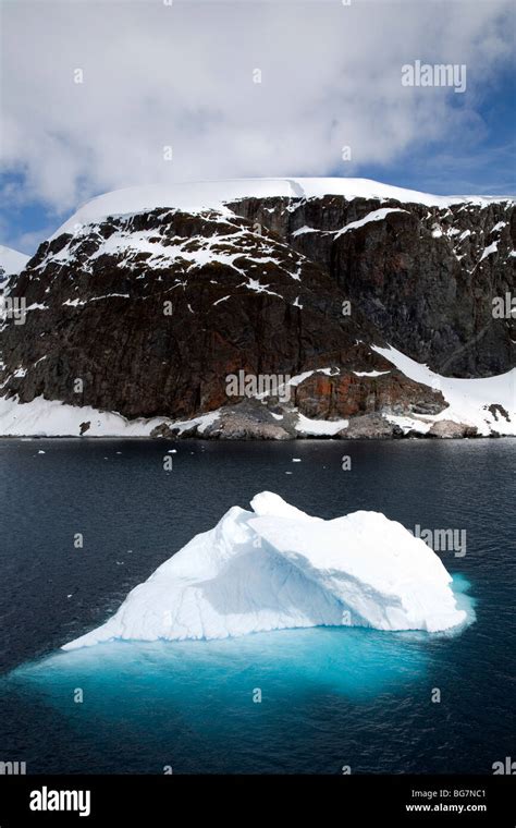 Growler (iceberg) floating off Cuverville Island, Antarctica Stock Photo - Alamy