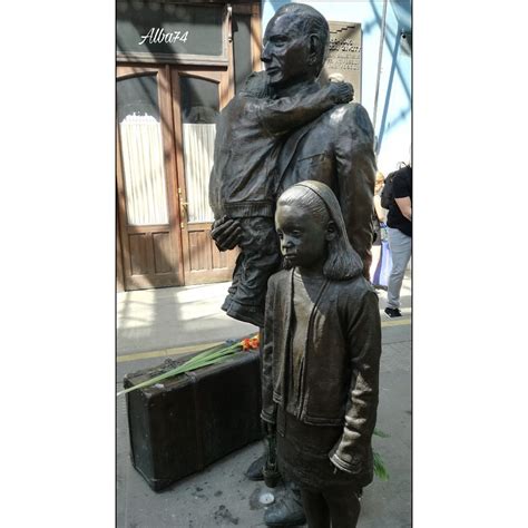 Nicholas Winton Statue ~ news word