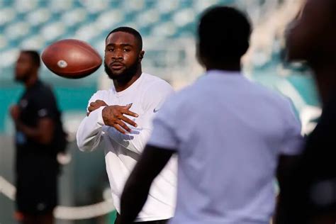 Eagles' Miles Sanders returns to practice after missing time with a ...