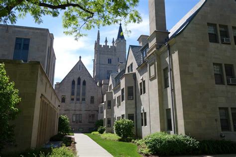 12 Top Colleges and Universities in Illinois