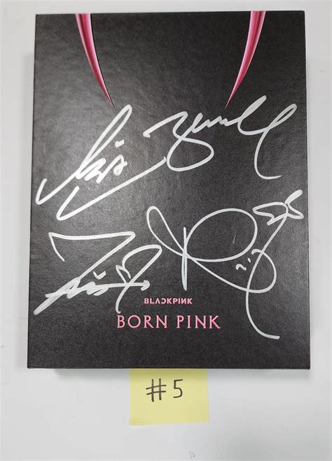 BLACK PINK "Born Pink" - Hand Autographed(Signed) Promo Album – HALLYUSUPERSTORE