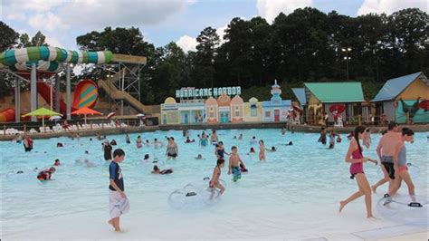 Six Flags White Water raises wages for lifeguards | 11alive.com