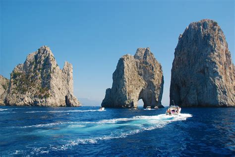 Visit Capri on board classy boats - Positano-capri.com Capri Private ...