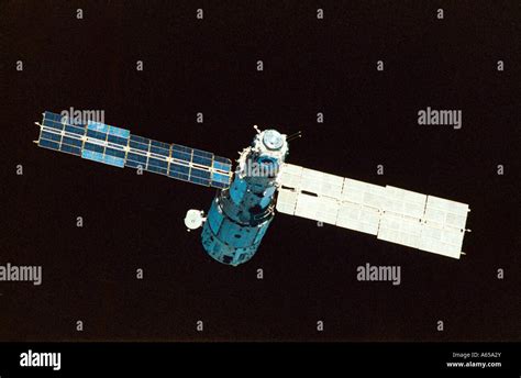 Russian space station mir hi-res stock photography and images - Alamy