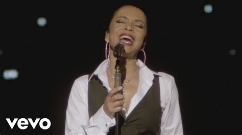 Sade - Smooth Operator (Live 2011) - YouTube