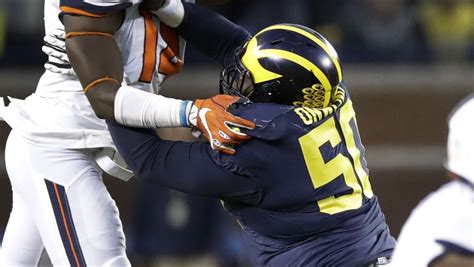 Michigan football injuries: Michael Onwenu, Ty Isaac, Kareem Walker