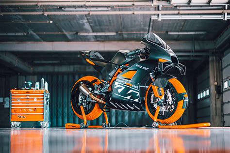 KTM RC 8C 2023 - Magazine Moto CR