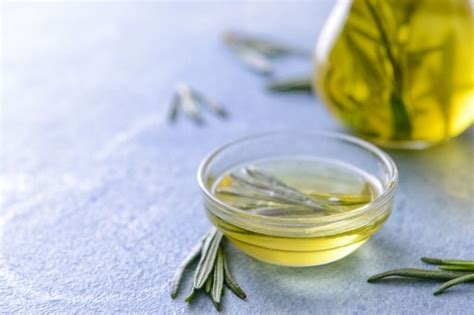 How to Make Rosemary Oil: Homemade Recipe Step By Step