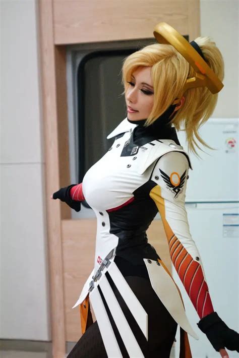 Overwatch: Mercy Cosplay by Tasha • AIPT