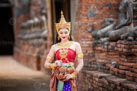 Thai Traditional Costume Rental With Photoshoot Bangkok ...