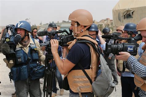 War Correspondent & Conflict Zone Filming Tips - SHOOTFACTORY