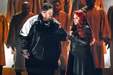 Wynonna Judd reacts to concerned fans after CMA performance