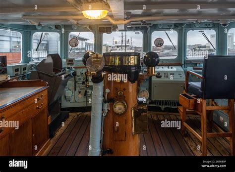 The interior of Royal Yacht Britannia (HMY Britannia), Edinburgh, Scotland Stock Photo - Alamy