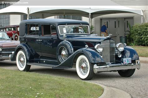 1933 Packard Twelve - Information and photos - MOMENTcar