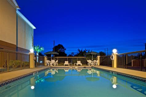 Holiday Inn Express & Suites Milton East I-10 - Milton, FL - Business ...