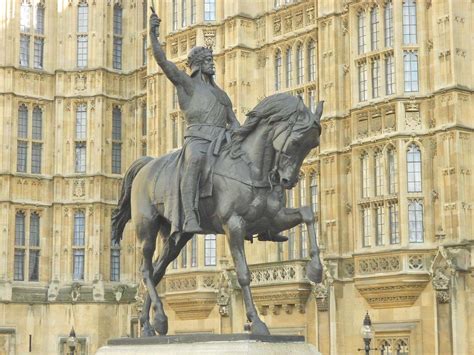 13 Captivating Facts About The King Richard II Statue - Facts.net