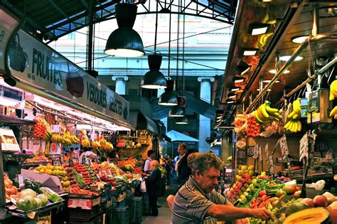 Manger à la Boqueria, le plus vieux marché de Barcelone - Les Baroudeurs