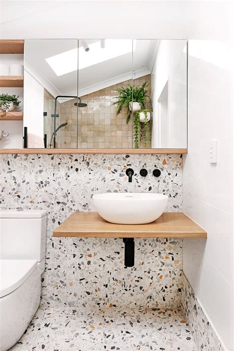 Bathrooms that don't use white tiles: Fabulous gallery of bathrooms