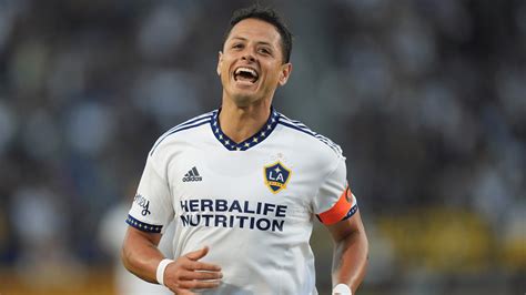 Chicharito says he'll be back with LA Galaxy in 2023: "I have a clause ...