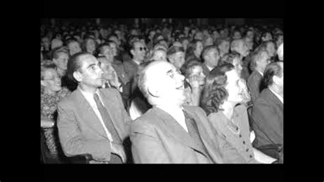 Audience Laughing Sound Effect! - YouTube