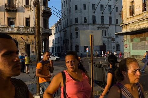 Alex Webb. CUBA. Havana. 2013 | Magnum photos, Street view, Alex webb