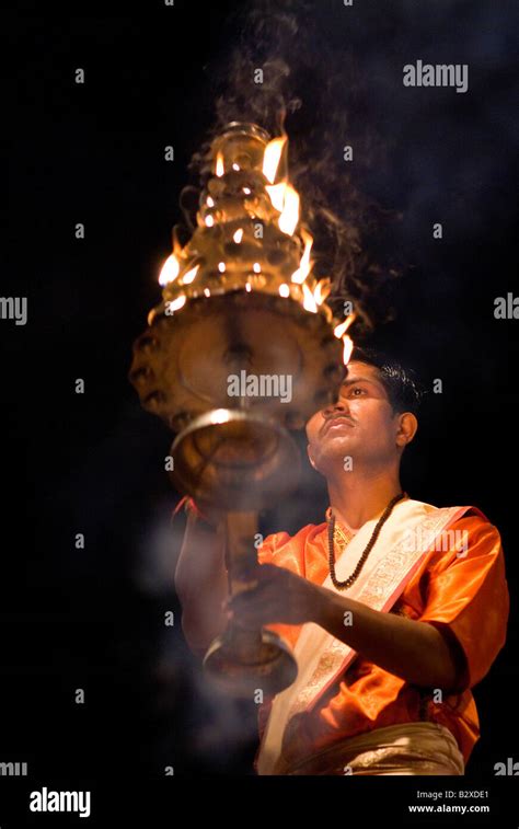 Ganga Aarti Ceremony at Dasaswamedh Ghat, Varanasi (Benares), Uttar Pradesh, India, Subcontinent ...