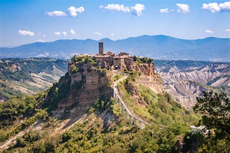 Civita di Bagnoregio: Italy's 'dying town' seeks UNESCO recognition