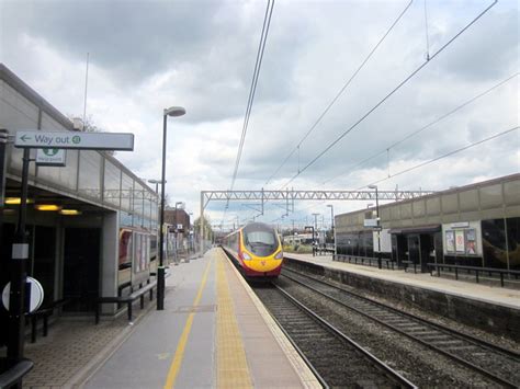 Watford Junction Station, Platform 6... © Roy Hughes cc-by-sa/2.0 :: Geograph Britain and Ireland