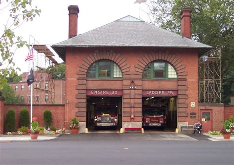 BOSTON FIRE DEPARTMENT ENGINE 30