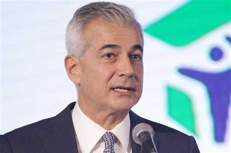 CEO Fernando Zobel de Ayala takes medical leave from Ayala Corp. | Philstar.com